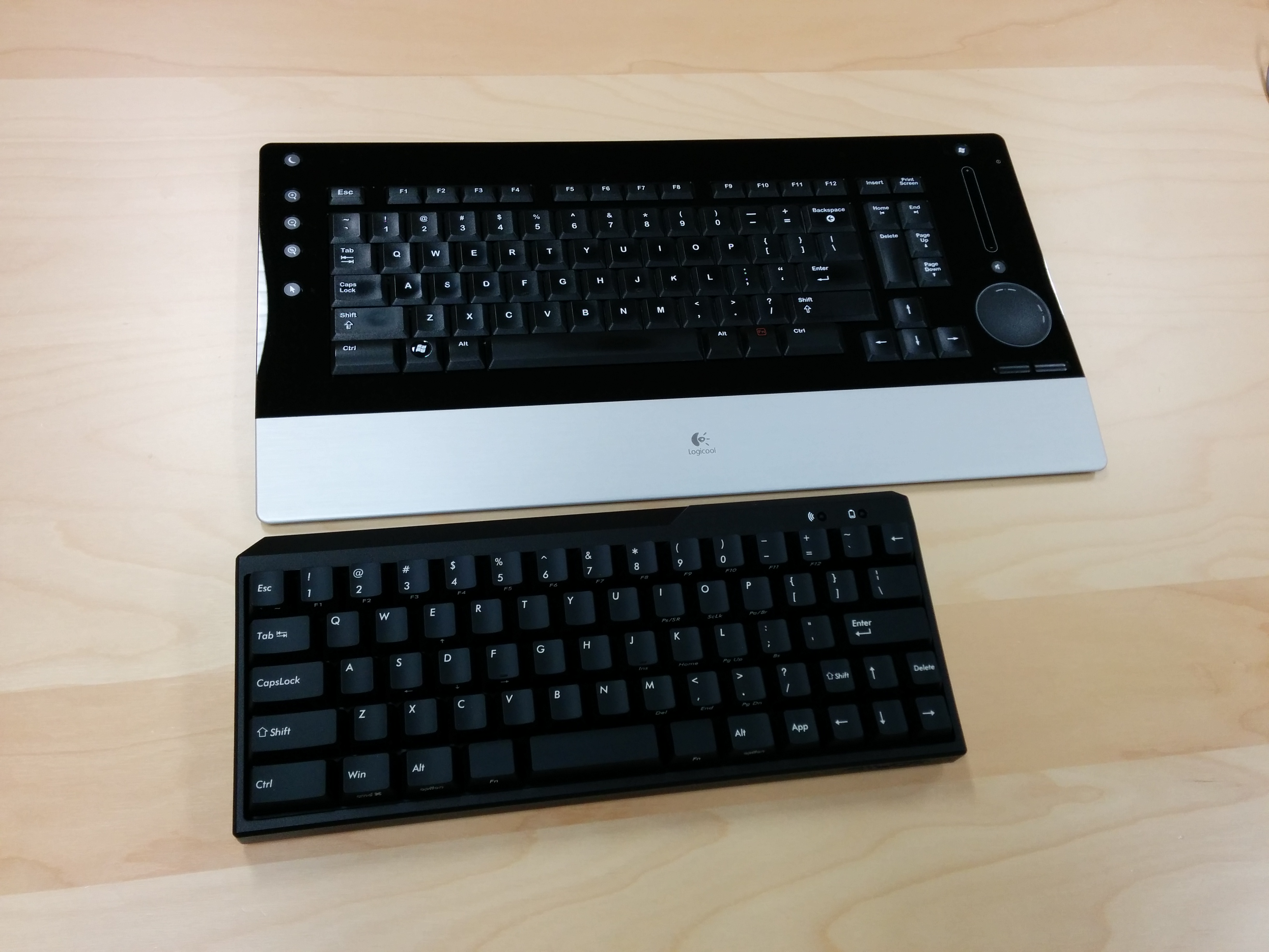本体比較。面積で半分くらいになった?
